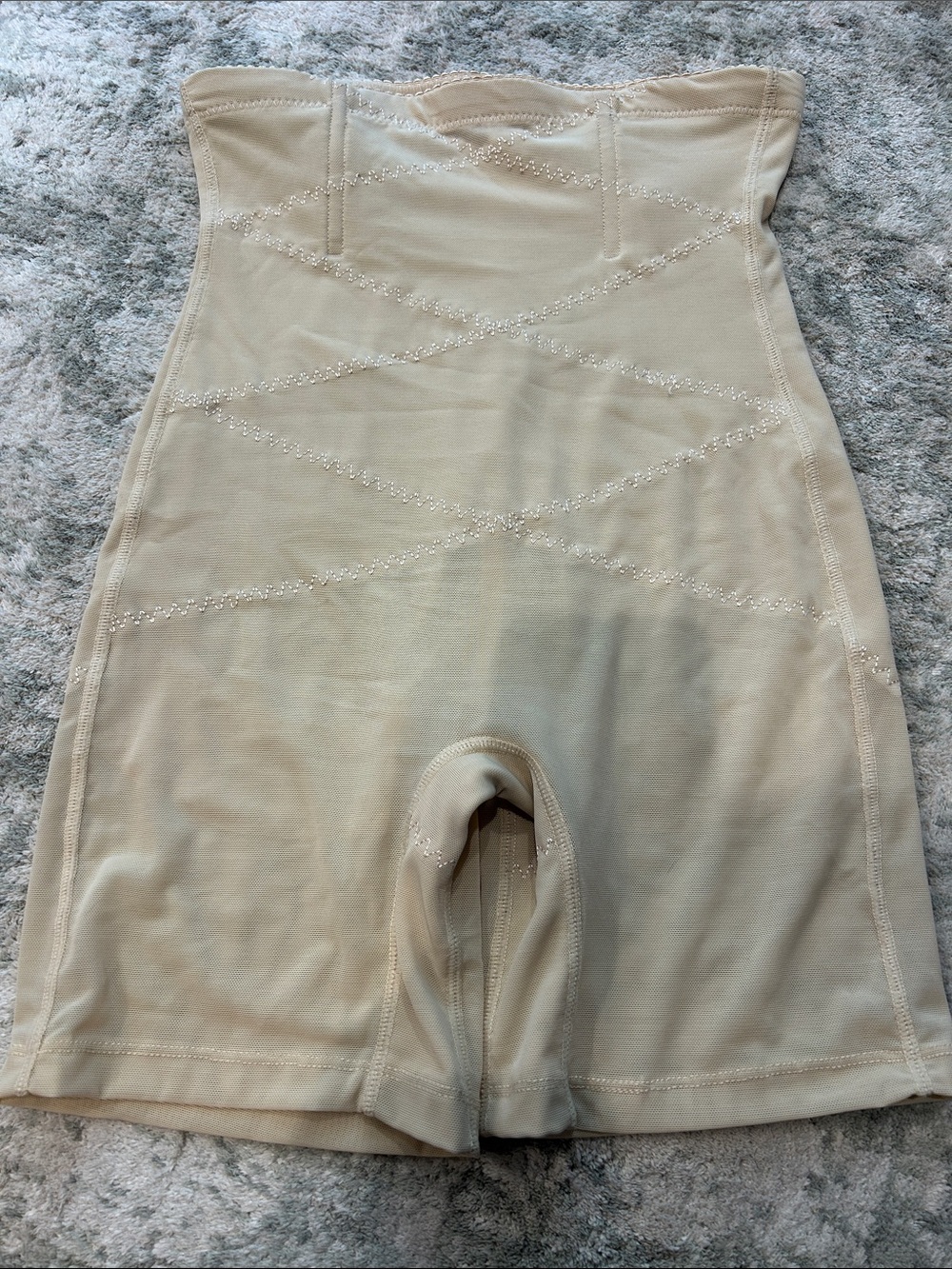 High-Waist Shaping Shorts in Beige - Smooth Control